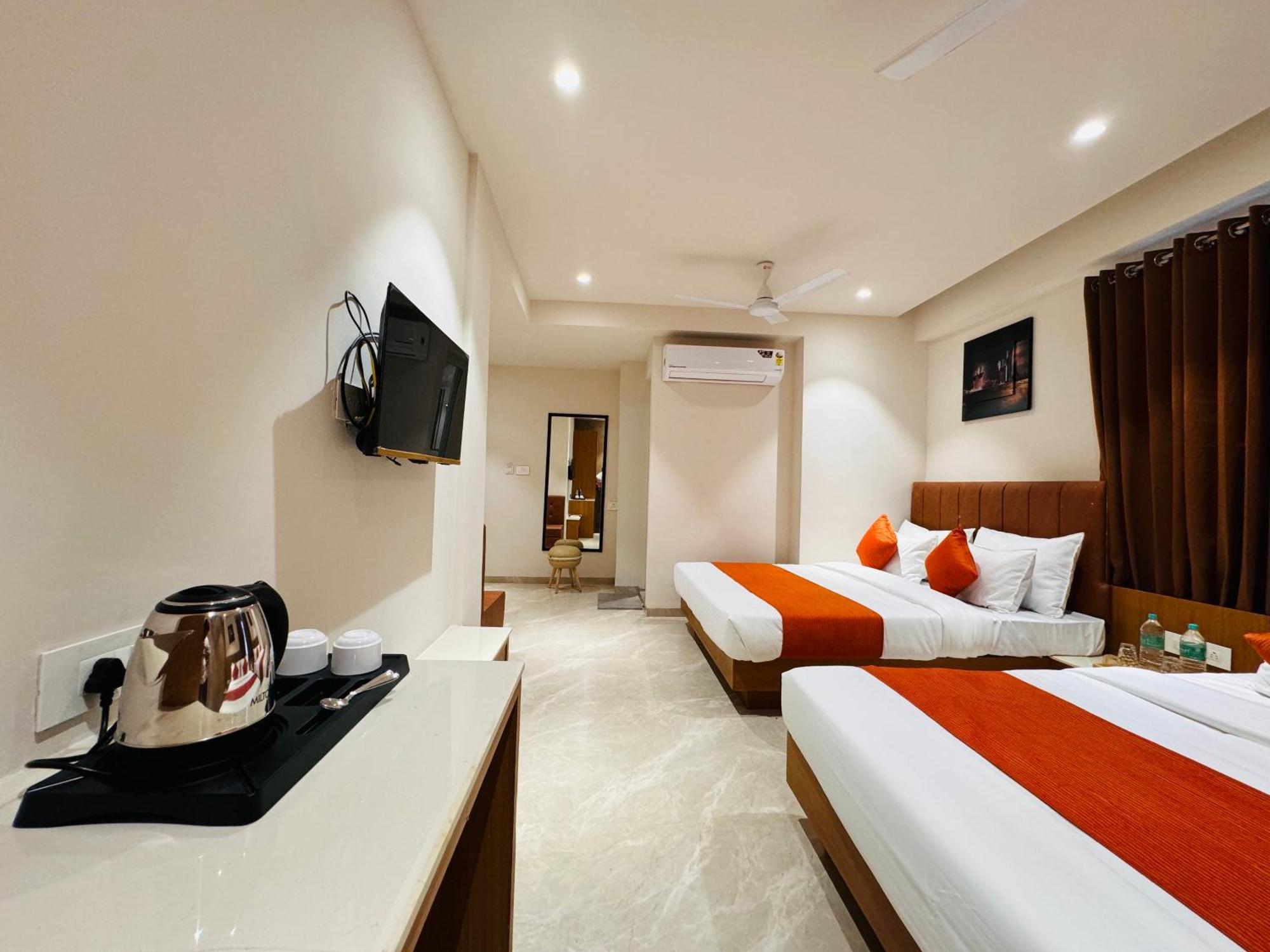 Hotel Rudhav Palace Ujjain Exterior photo