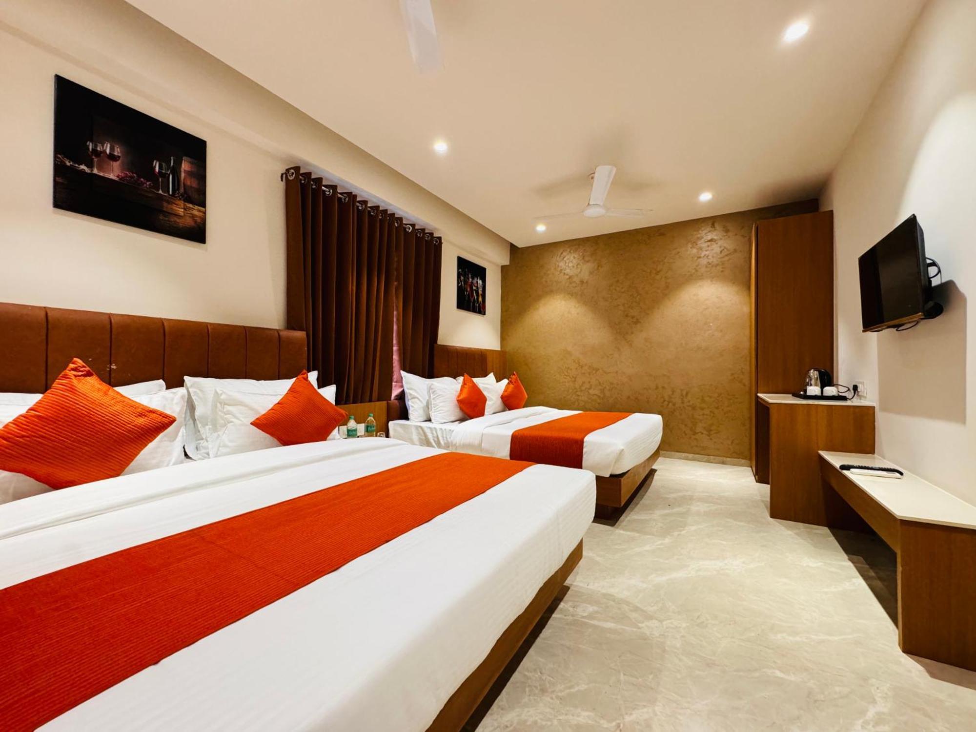 Hotel Rudhav Palace Ujjain Exterior photo