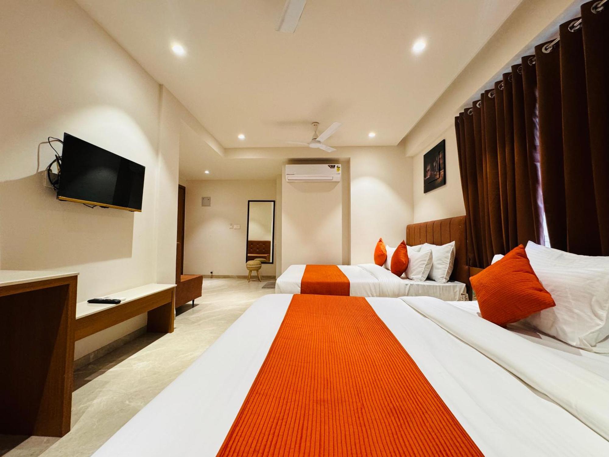 Hotel Rudhav Palace Ujjain Exterior photo